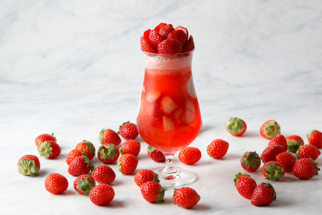 ＜ストロベリープレミアムクリームソーダ＞